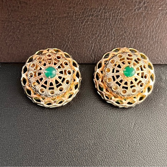 Vintage Kenneth Jay Lane domed clip on earrings - Picture 3 of 9